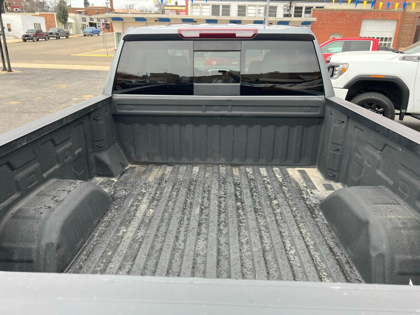 2021 Blue /Blue GMC Sierra 1500 SLT (3GTU9DED7MG) with an 5.3L V8 engine, automatic transmission, located at 116 5th Avenue South, Lewistown, MT, 59457, 47.063877, -109.427879 - Unleash the Power of the Roads with Our Pre-Owned 2021 GMC Sierra 1500 Crew Cab 4WD! Experience the thrill of the open road in this stunning GMC Sierra 1500, a beast on wheels that's ready to conquer any terrain! Don't miss your chance to own this powerful machine - now available in our pre-owned - Photo#10